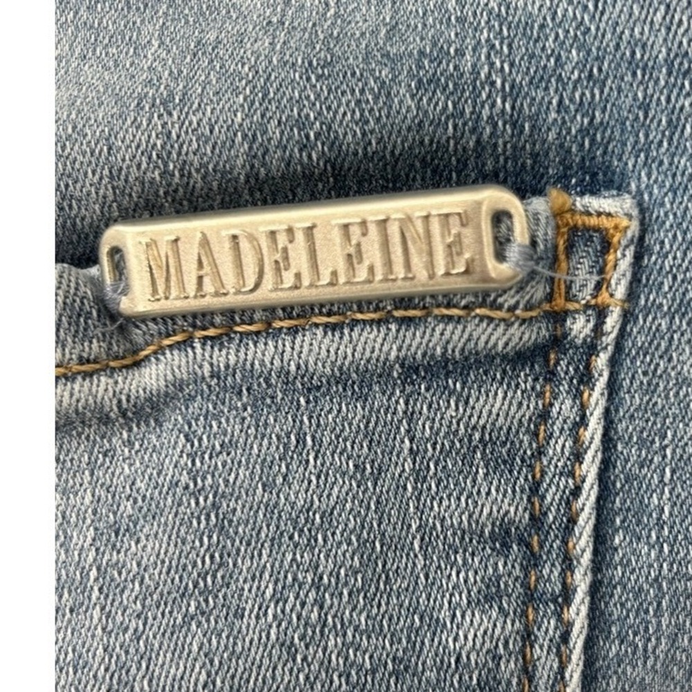 Madeleine Women Light Wash Floral Eyelet Scalloped Hem Cropped Jeans Size US 8 - Picture 7 of 9